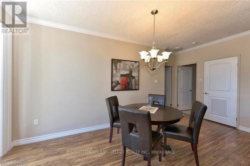 #305 -435 Colborne St, London, ON - Indoor Photo Showing Dining Room