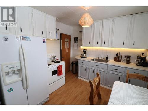 1230 Cuddie Crescent, Prince George, BC - Indoor Photo Showing Kitchen