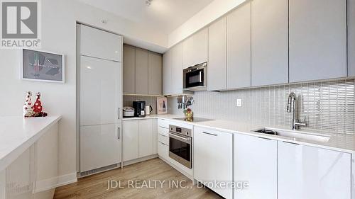 #2603 -2908 Highway 7 Rd, Vaughan, ON - Indoor Photo Showing Kitchen With Upgraded Kitchen