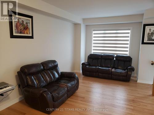 2058 Donald Cousens Parkway, Markham, ON - Indoor Photo Showing Living Room