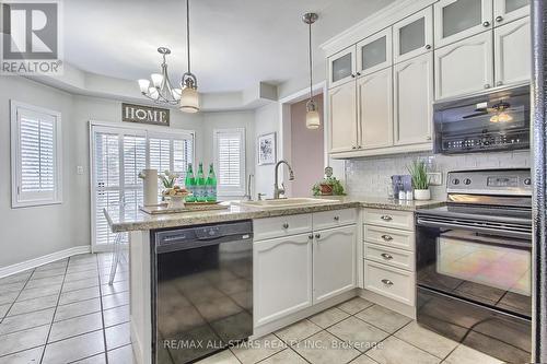 61 Jacob Way, Whitchurch-Stouffville, ON - Indoor Photo Showing Kitchen