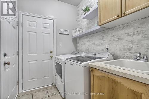 61 Jacob Way, Whitchurch-Stouffville, ON - Indoor Photo Showing Laundry Room