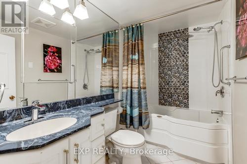304 Champlain Rd, Penetanguishene, ON - Indoor Photo Showing Bathroom