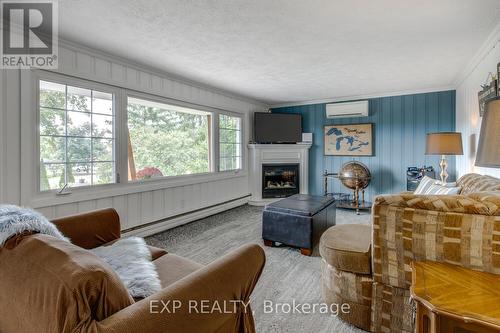 304 Champlain Rd, Penetanguishene, ON - Indoor Photo Showing Living Room With Fireplace