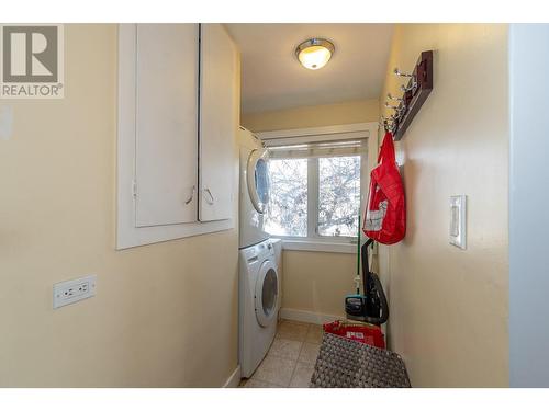 4003 27 Avenue, Vernon, BC - Indoor Photo Showing Laundry Room