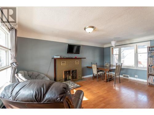 4003 27 Avenue, Vernon, BC - Indoor With Fireplace