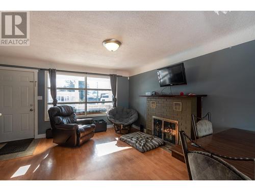 4003 27 Avenue, Vernon, BC - Indoor Photo Showing Living Room With Fireplace