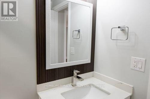 13 Martindale Cres, Brampton, ON - Indoor Photo Showing Bathroom