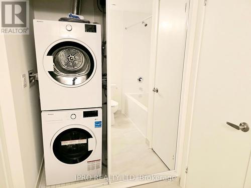 604 - 135 Canon Jackson Drive, Toronto, ON - Indoor Photo Showing Laundry Room