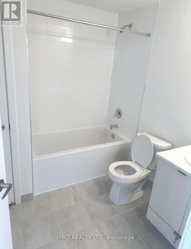 604 - 135 Canon Jackson Drive, Toronto, ON - Indoor Photo Showing Bathroom