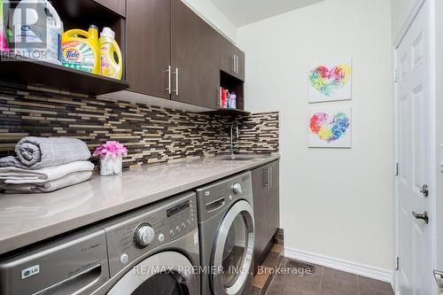 118 Footbridge Crescent, Brampton, ON - Indoor Photo Showing Laundry Room