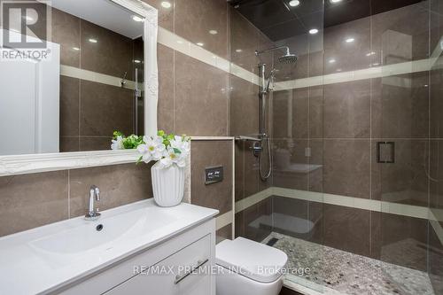 118 Footbridge Cres, Brampton, ON - Indoor Photo Showing Bathroom