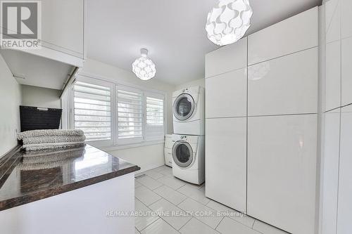 1470 Watersedge Rd, Mississauga, ON - Indoor Photo Showing Laundry Room