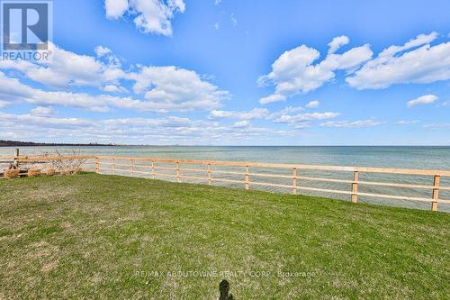1470 Watersedge Rd, Mississauga, ON - Outdoor With View