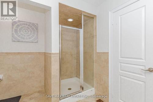62 Mount Royal Circ, Brampton, ON - Indoor Photo Showing Bathroom