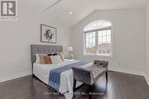 62 Mount Royal Circ, Brampton, ON - Indoor Photo Showing Bedroom