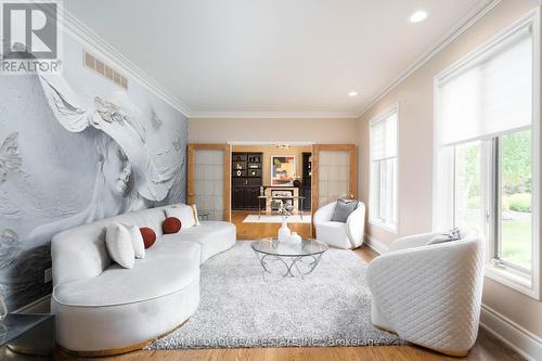 15 Turtle Lake Drive, Halton Hills, ON - Indoor Photo Showing Living Room
