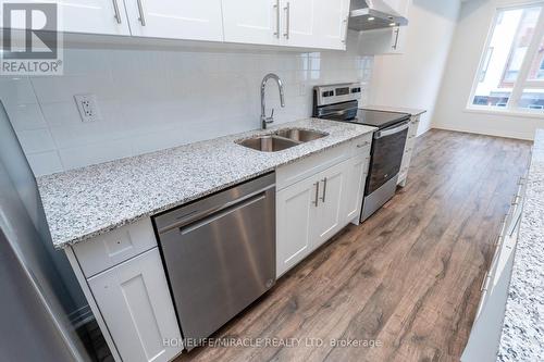 1724 Pleasure Valley Path, Oshawa, ON - Indoor Photo Showing Kitchen With Double Sink With Upgraded Kitchen