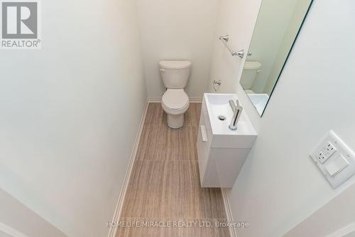 1724 Pleasure Valley Path, Oshawa, ON - Indoor Photo Showing Bathroom