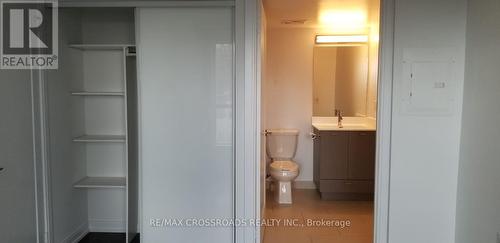 525 - 275 Village Green Square, Toronto, ON - Indoor Photo Showing Bathroom