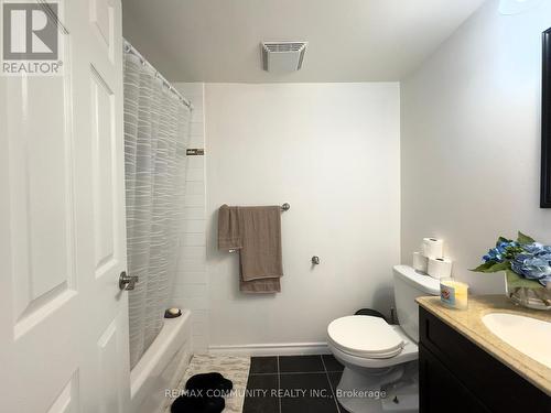 22 - 200 Mclevin Avenue, Toronto, ON - Indoor Photo Showing Bathroom