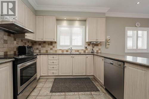 41 Vas Road, Vaughan, ON - Indoor Photo Showing Kitchen With Double Sink
