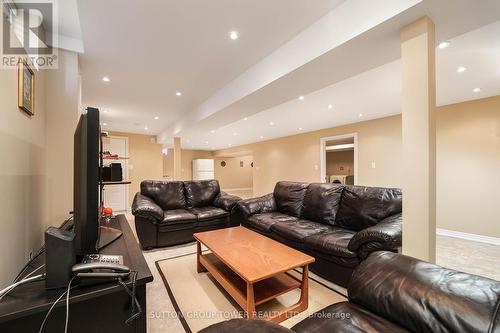 41 Vas Road, Vaughan, ON - Indoor Photo Showing Living Room