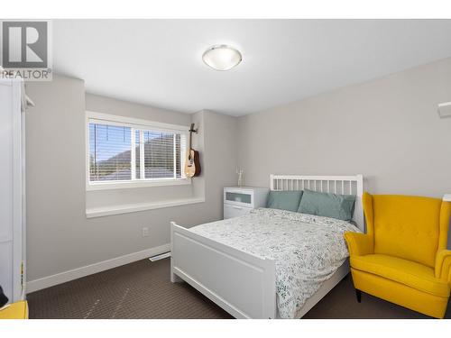 1806 Begbie Road, Kelowna, BC - Indoor Photo Showing Bedroom