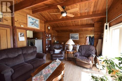 4407 Highway 17, Spragge, ON - Indoor Photo Showing Living Room