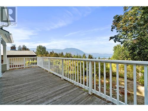 1651 2Nd Avenue Ne, Salmon Arm, BC - Outdoor With Exterior