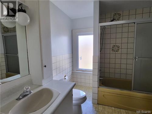 465 Canada Street, Fredericton, NB - Indoor Photo Showing Bathroom