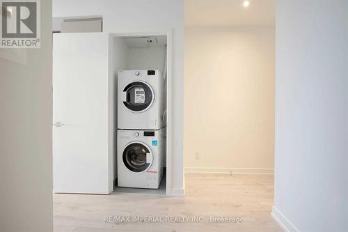 3711 - 161 Roehampton Avenue W, Toronto, ON - Indoor Photo Showing Laundry Room