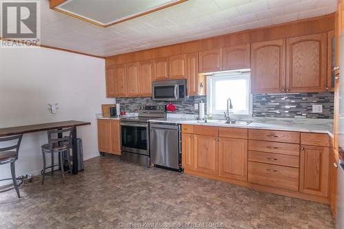 12969 Longwoods Road, Thamesville, ON - Indoor Photo Showing Kitchen With Double Sink