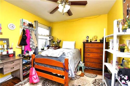 3 Pleasant Avenue, Hamilton, ON - Indoor Photo Showing Bedroom