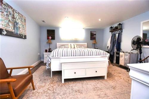 3 Pleasant Avenue, Hamilton, ON - Indoor Photo Showing Bedroom