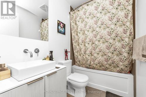4104 - 159 Dundas Street E, Toronto, ON - Indoor Photo Showing Bathroom