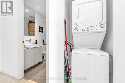 4104 - 159 Dundas Street E, Toronto, ON - Indoor Photo Showing Laundry Room