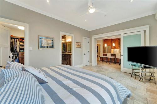 spacious prim. bedroom - 397 King Street W|Unit #104, Dundas, ON - Indoor Photo Showing Bedroom