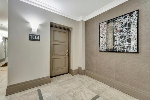 beautifully appointed common areas - 397 King Street W|Unit #104, Dundas, ON - Indoor Photo Showing Other Room