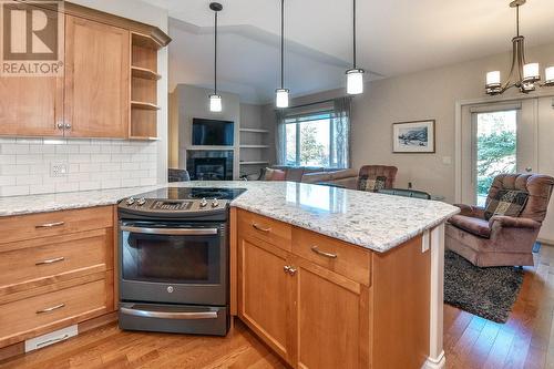 4528 Gallaghers Edgewood Drive, Kelowna, BC - Indoor Photo Showing Kitchen