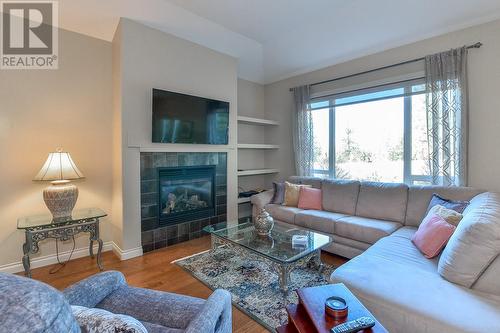 4528 Gallaghers Edgewood Drive, Kelowna, BC - Indoor Photo Showing Living Room With Fireplace