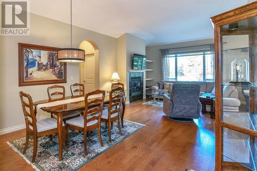 4528 Gallaghers Edgewood Drive, Kelowna, BC - Indoor Photo Showing Dining Room