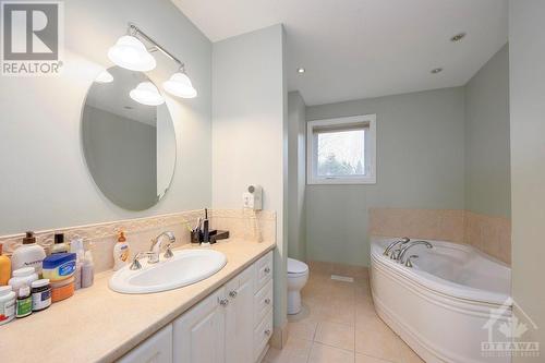 33 Morgans Grant Way, Kanata, ON - Indoor Photo Showing Bathroom