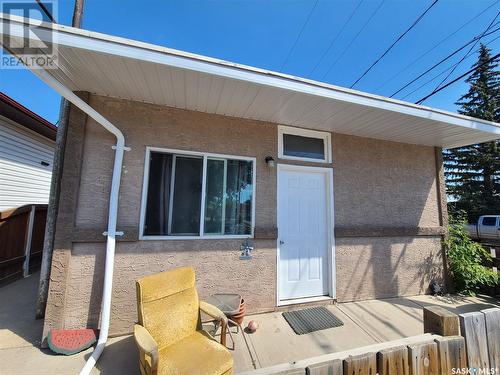 910 Lillooet Street W, Moose Jaw, SK - Outdoor With Exterior