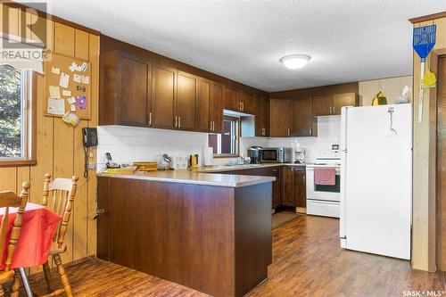 270 & 298 Woodland Avenue, Buena Vista, SK - Indoor Photo Showing Kitchen