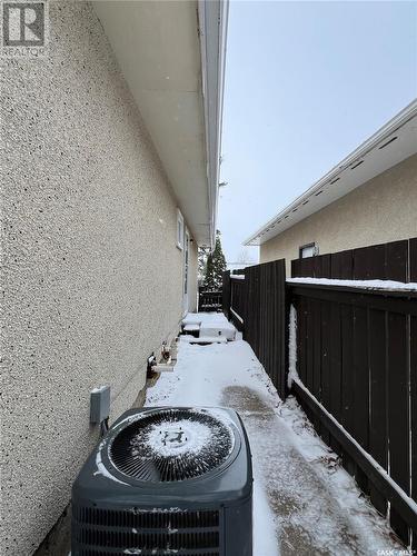 430 Mowat Crescent, Saskatoon, SK - Outdoor With Exterior