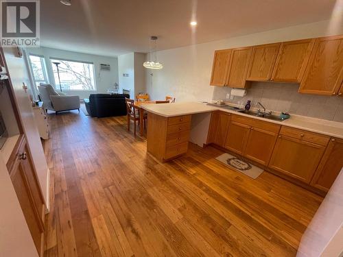 7140 4Th Street Unit# 305, Grand Forks, BC - Indoor Photo Showing Kitchen With Double Sink