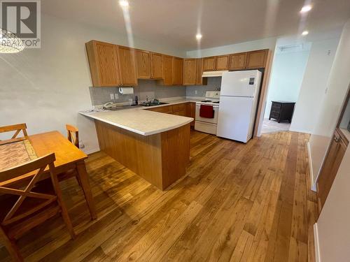 7140 4Th Street Unit# 305, Grand Forks, BC - Indoor Photo Showing Kitchen