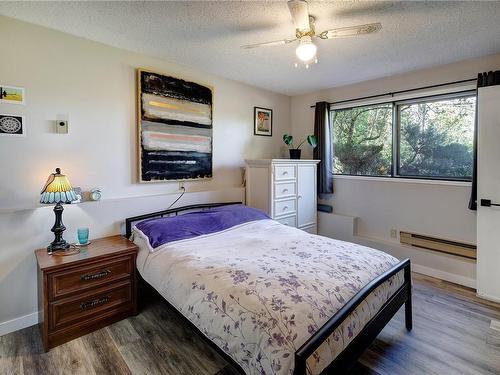 483 Tenth St, Nanaimo, BC - Indoor Photo Showing Bedroom