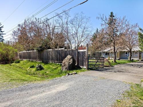 3053 Houlgrave Rd, Courtenay, BC - Outdoor